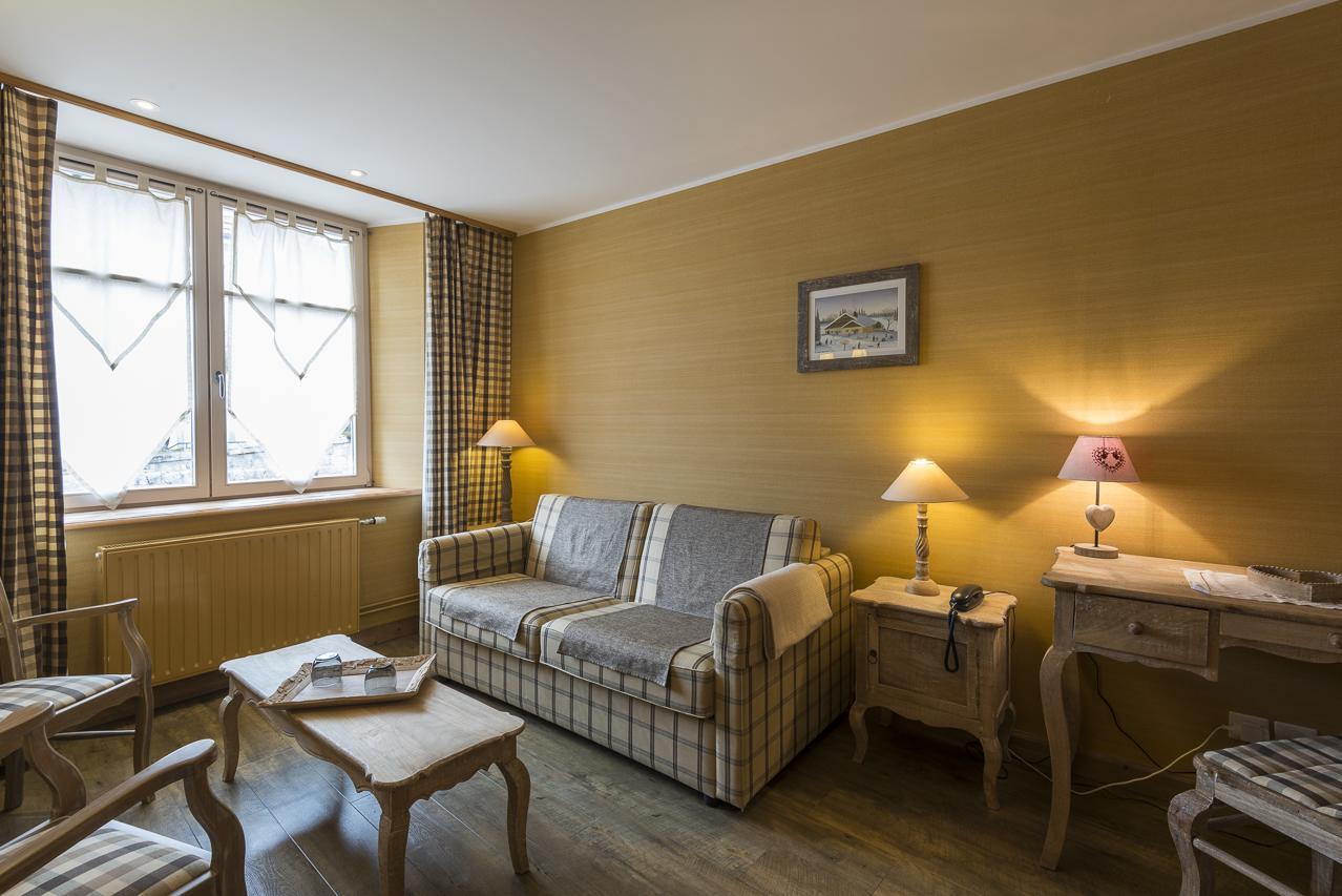 La Couronne Hotel Jougne Bagian luar foto