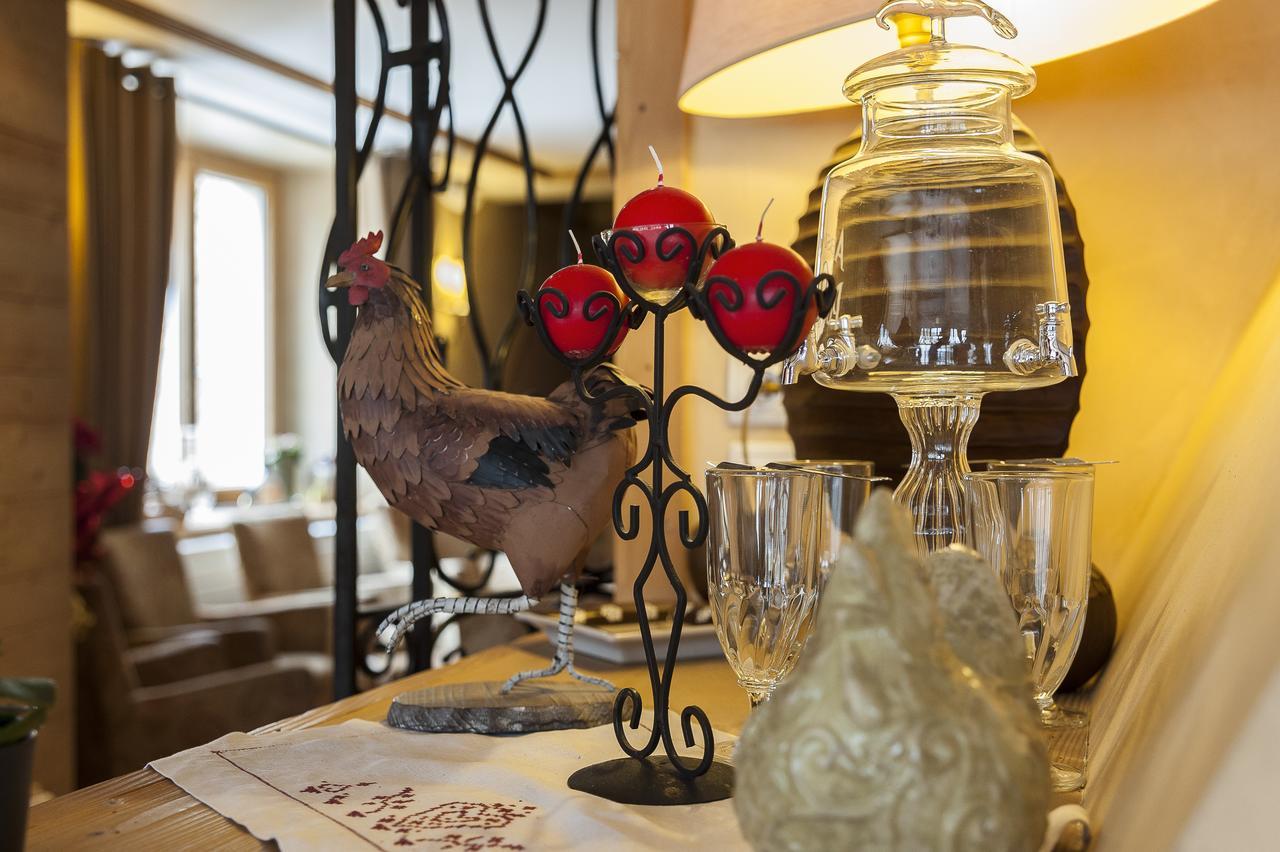 La Couronne Hotel Jougne Bagian luar foto