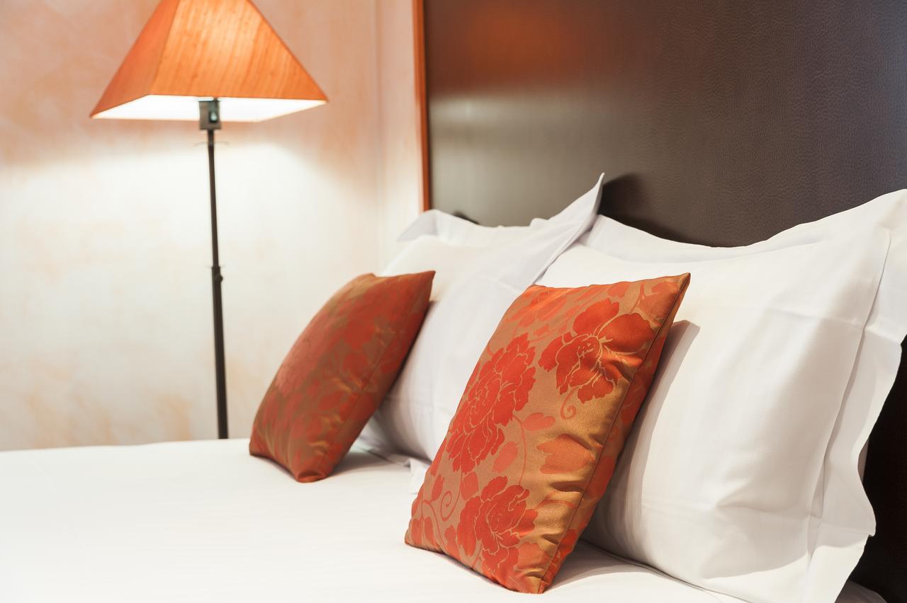 La Couronne Hotel Jougne Bagian luar foto