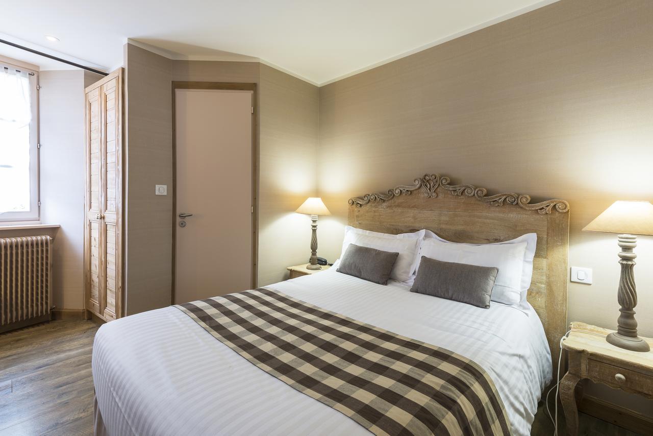 La Couronne Hotel Jougne Bagian luar foto